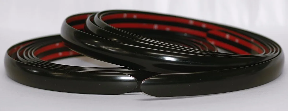 1-1/8" Universal Style Body Side Molding