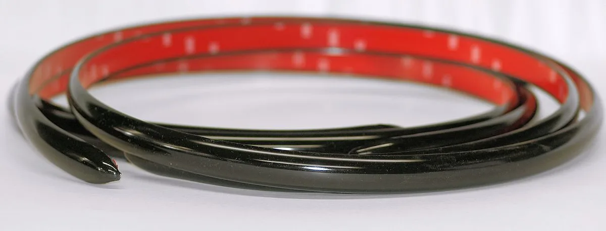 7/8" Half Round with formed ends Body Side Molding